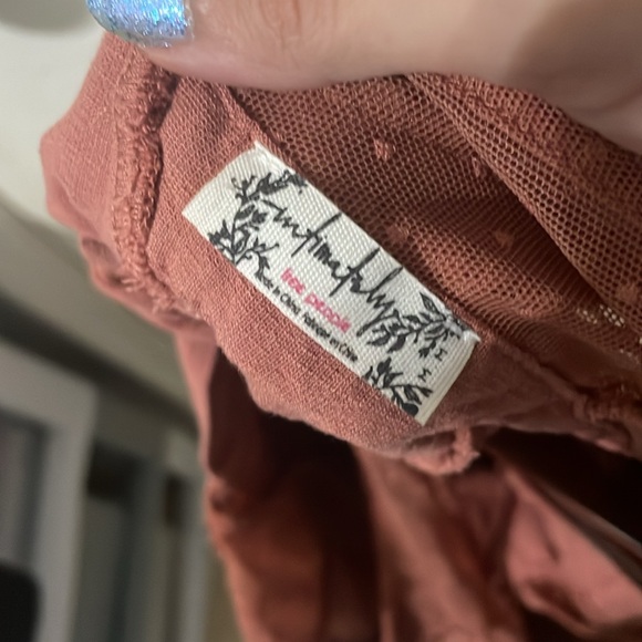 Elegant Lace-Trimmed Pink Dress - Picture 6 of 9